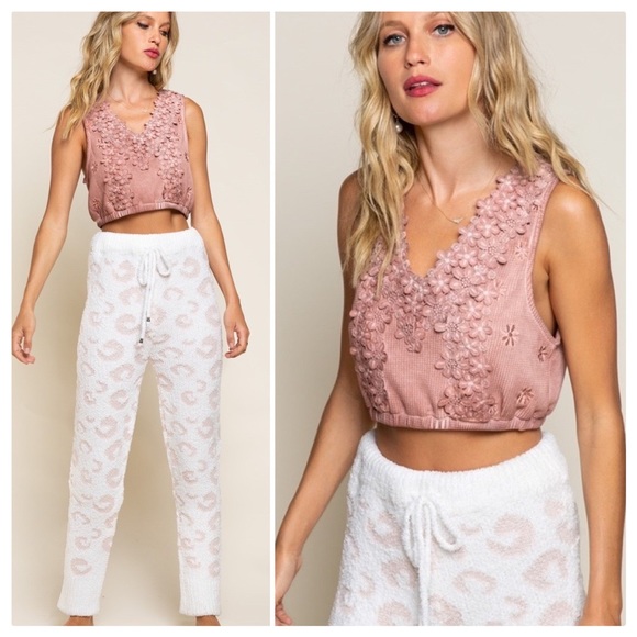 POL Keep it Classy Crop Top - Picture 5 of 16